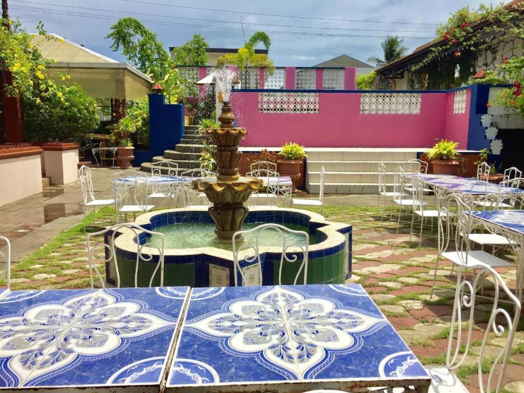 Casa La Granja Hotel Iloilo City Bagian luar foto