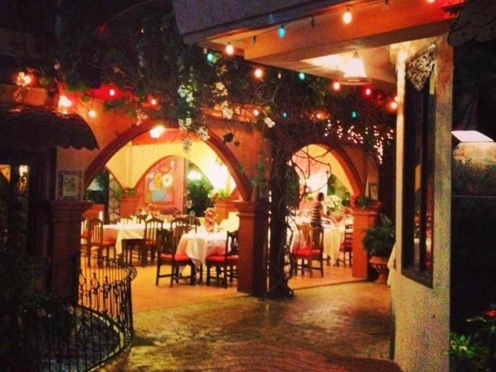 Casa La Granja Hotel Iloilo City Bagian luar foto