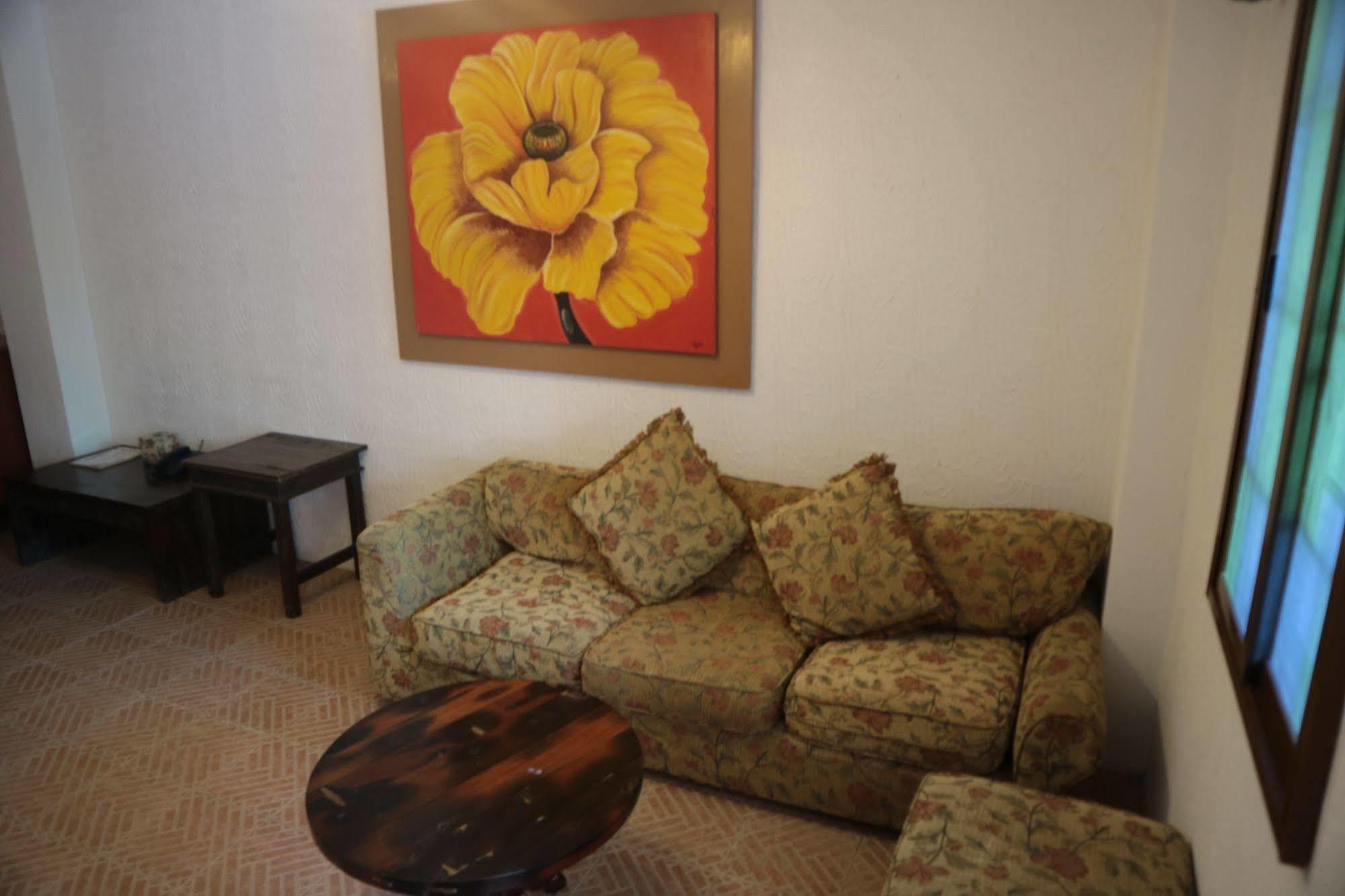 Casa La Granja Hotel Iloilo City Bagian luar foto