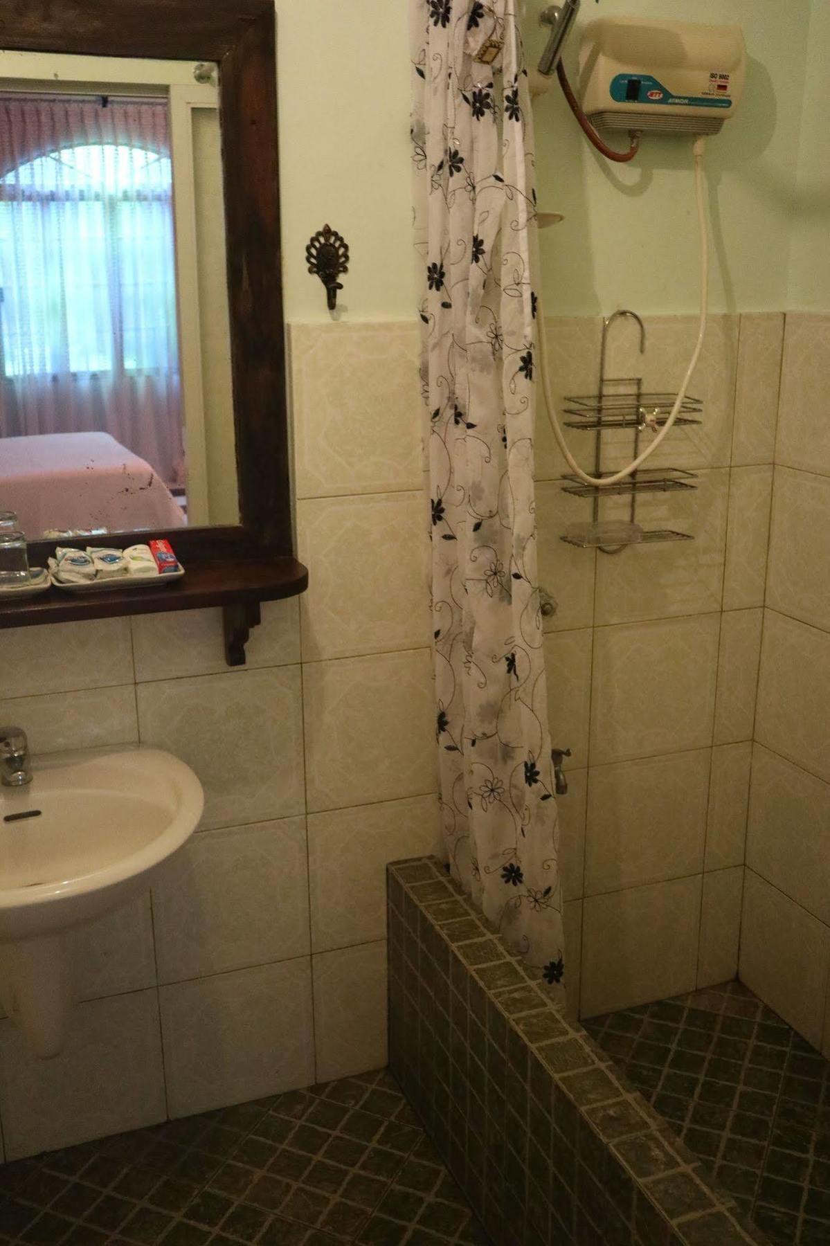 Casa La Granja Hotel Iloilo City Bagian luar foto