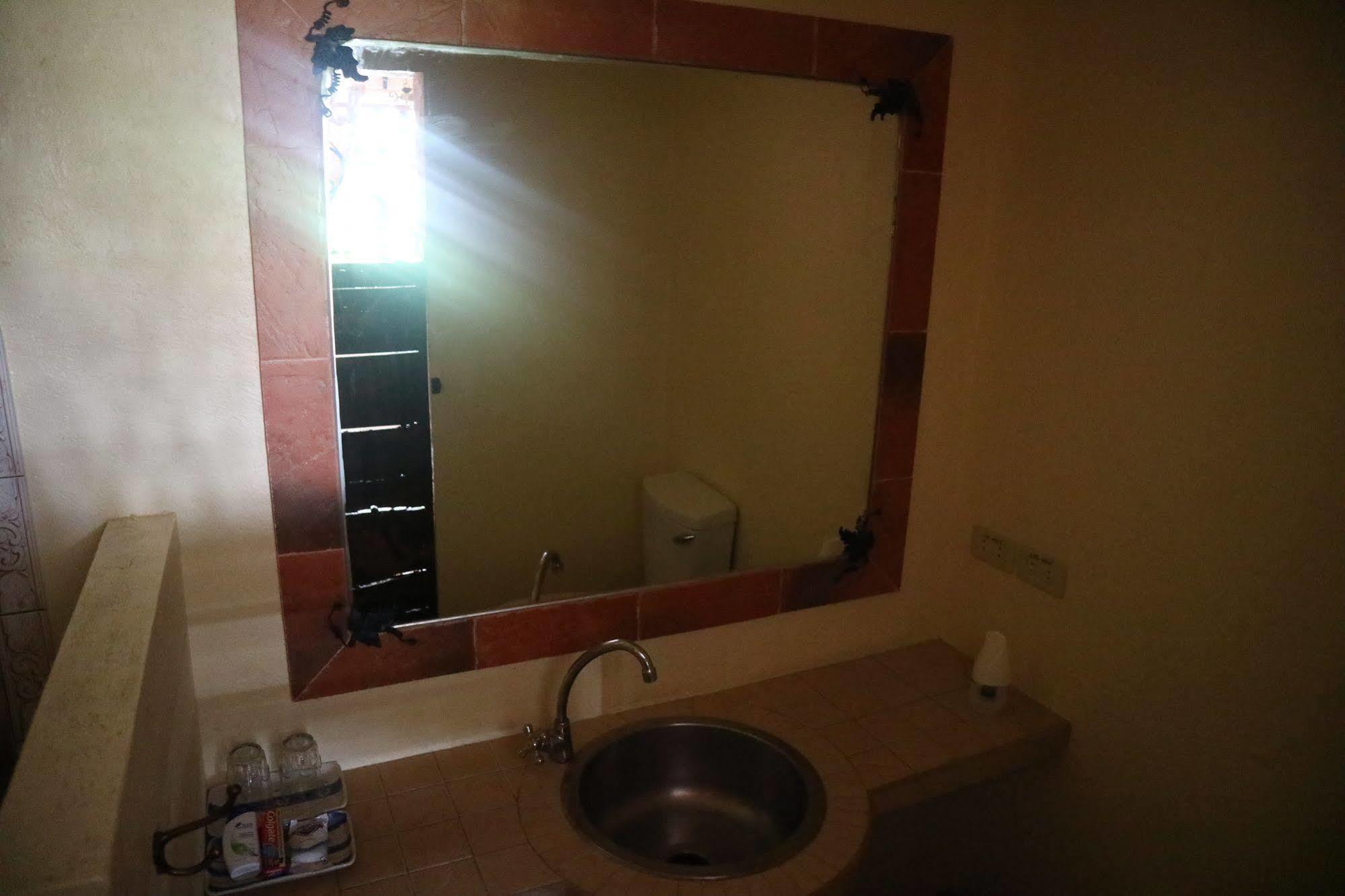 Casa La Granja Hotel Iloilo City Bagian luar foto