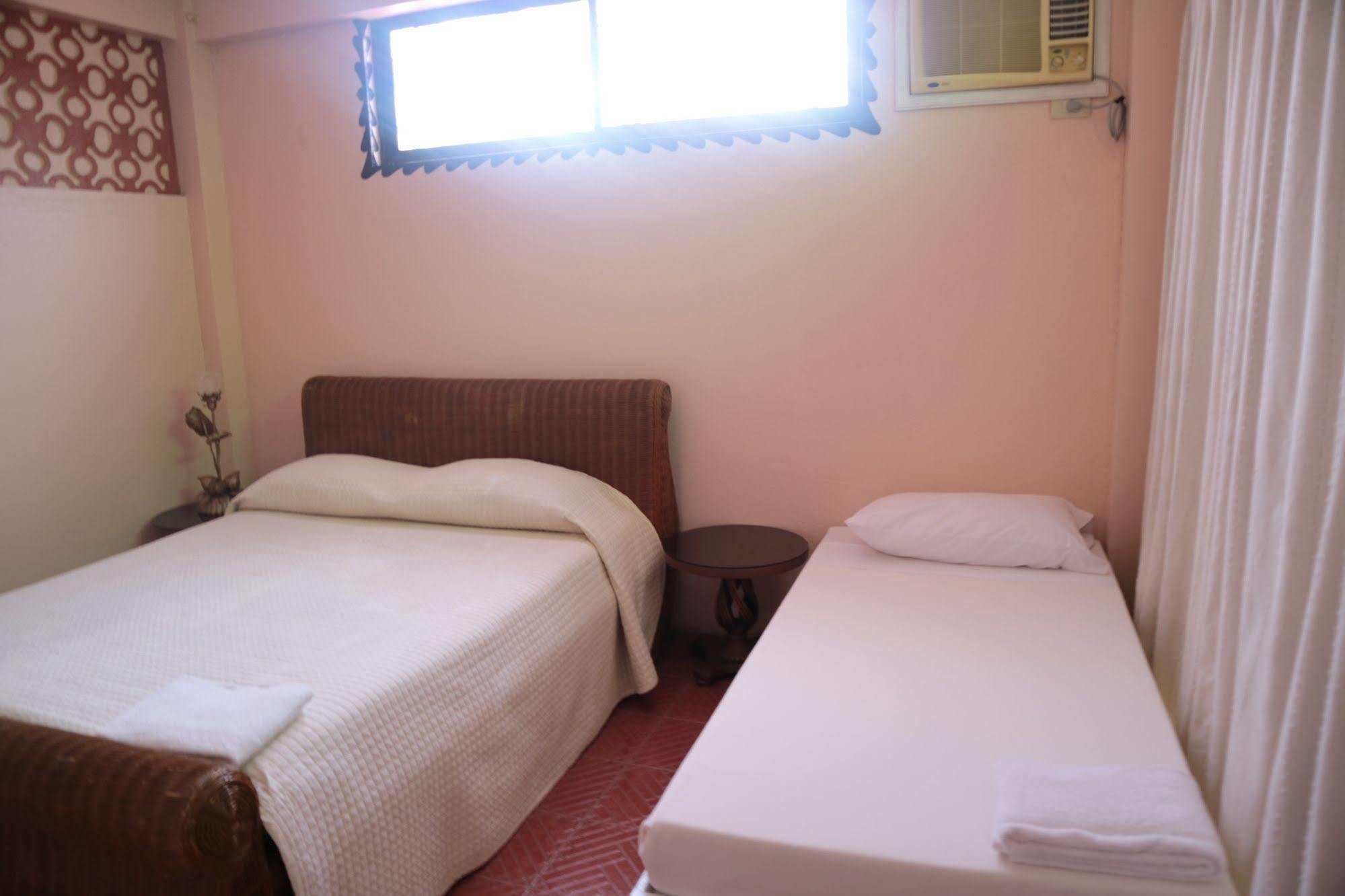 Casa La Granja Hotel Iloilo City Bagian luar foto