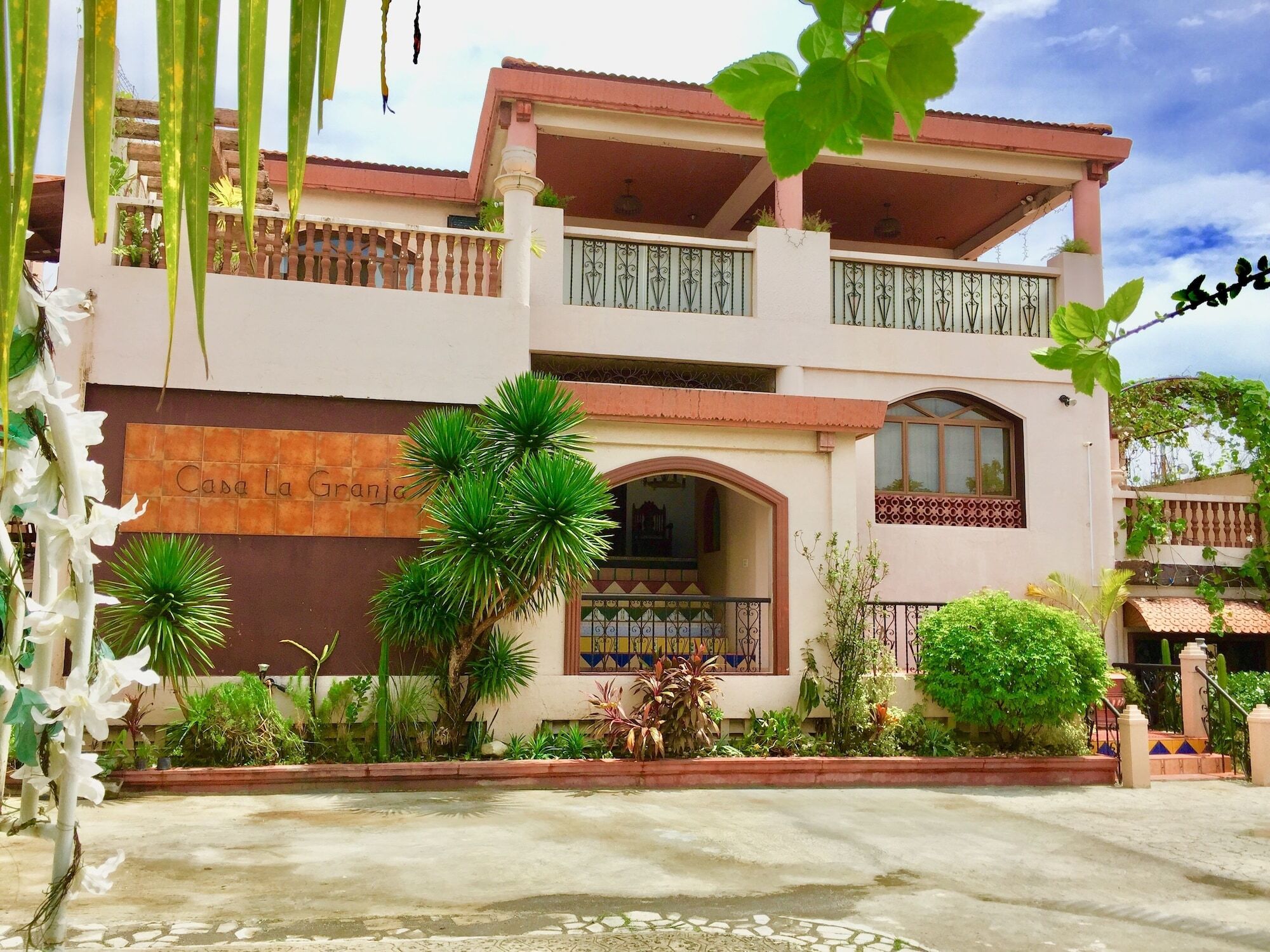Casa La Granja Hotel Iloilo City Bagian luar foto